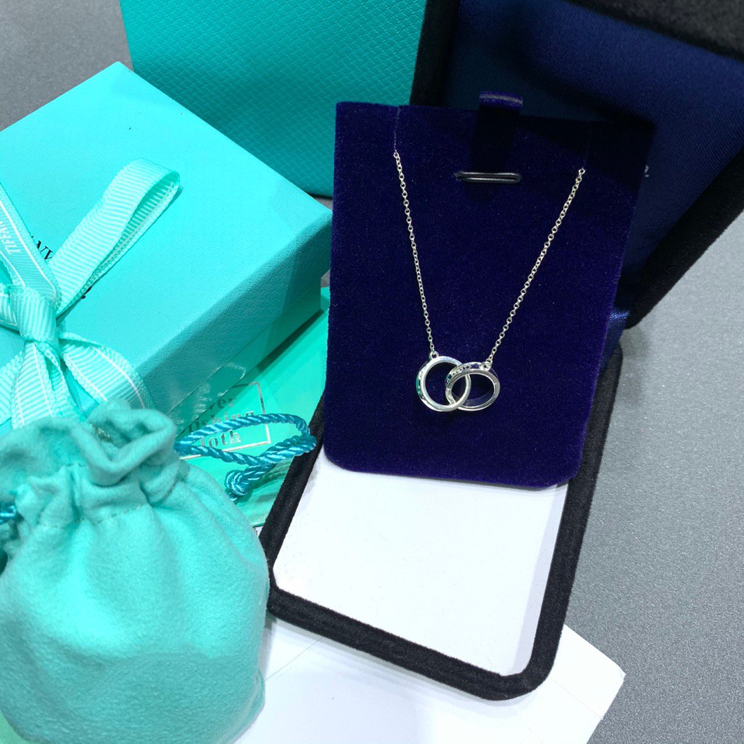 Tiffany Interlocking Circles Pendant Silver Small Necklace